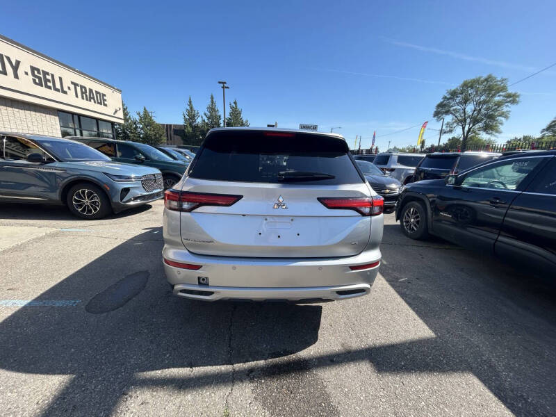 2024 Mitsubishi Outlander SE