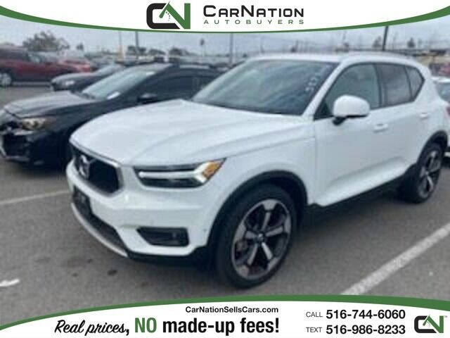 2019 Volvo XC40 T5 Momentum