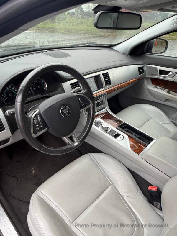 2015 Jaguar XF 2.0T Premium