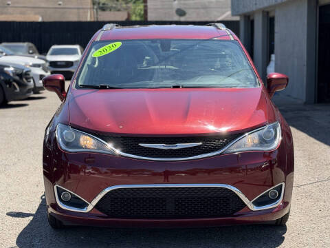 2020 Chrysler Pacifica Touring L