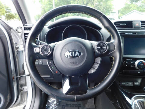 2015 Kia Soul +