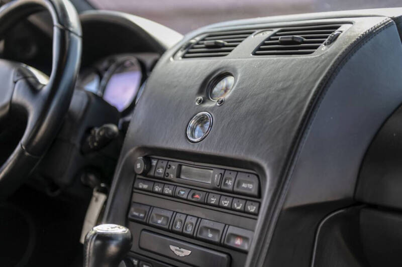 2002 Aston Martin Vanquish