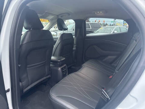 2022 Ford Mustang Mach-E Select