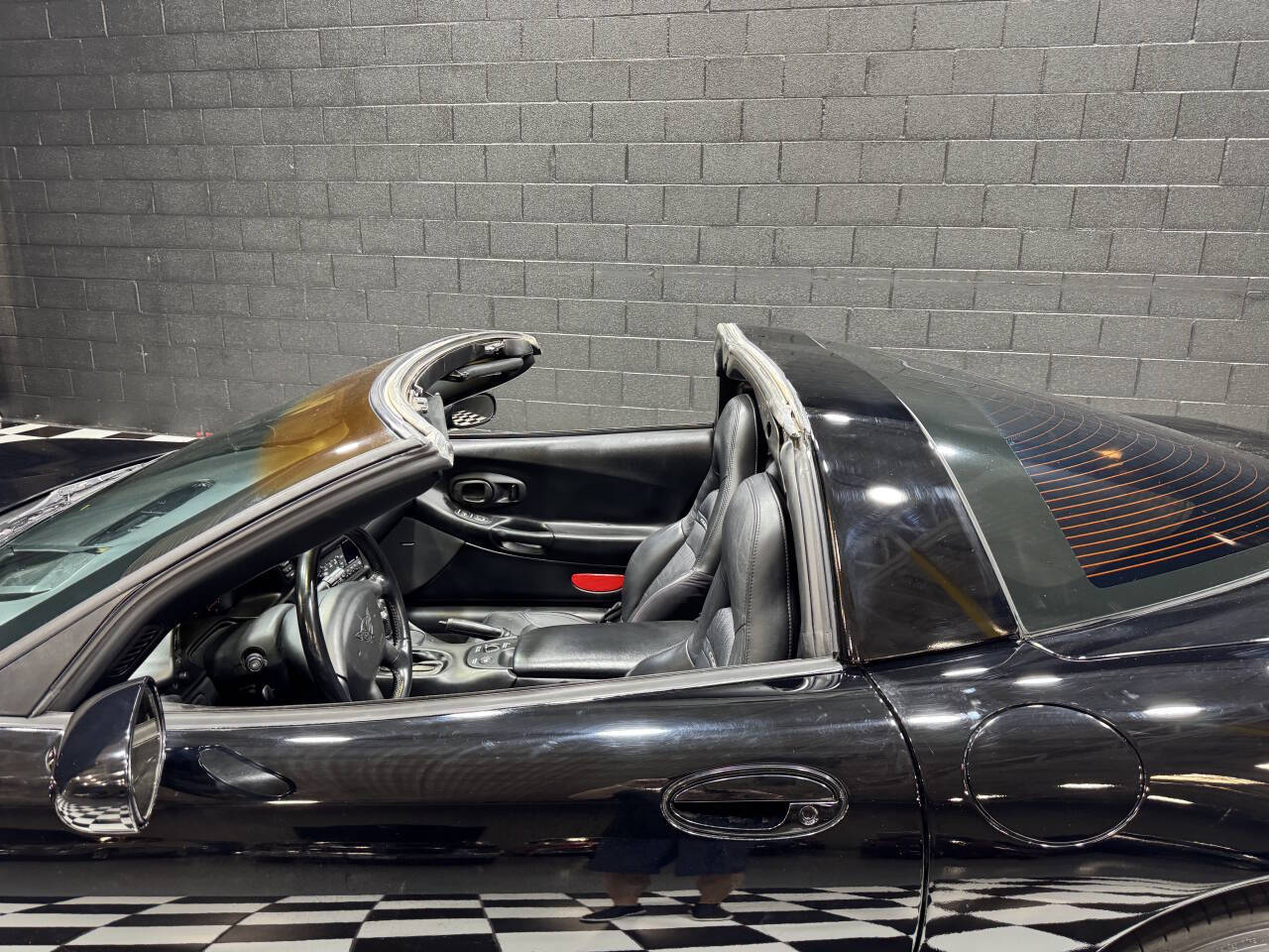 2004 Chevrolet Corvette 15