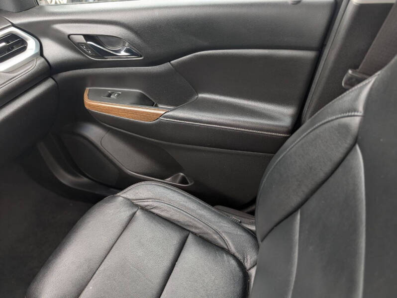 2017 GMC Acadia SLE-1