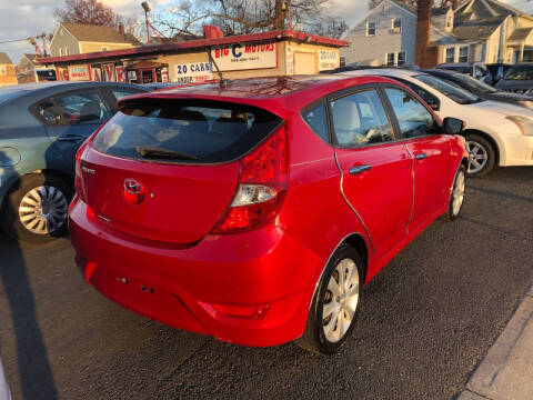 2013 Hyundai Accent SE