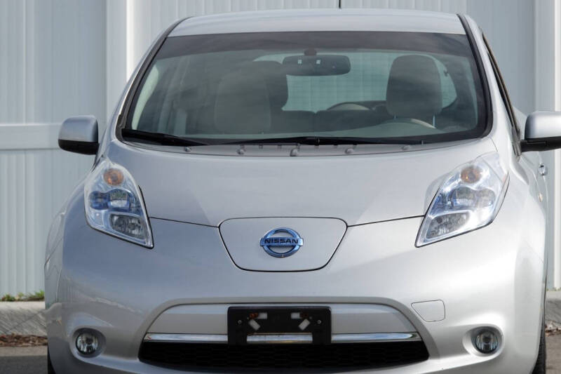 2011 Nissan LEAF SV