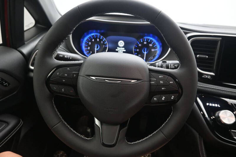 2027 Chrysler Pacifica Limited
