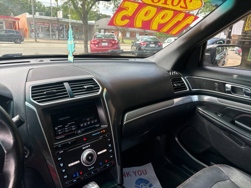 2016 Ford Explorer Sport