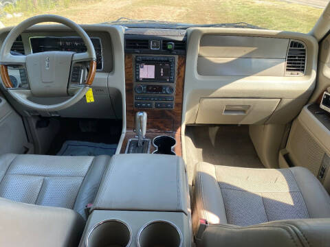 2011 Lincoln Navigator L