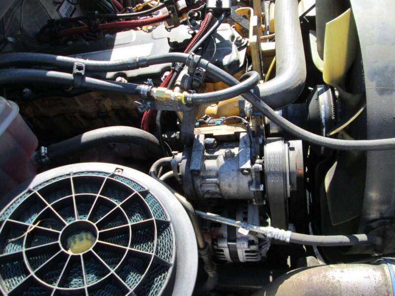 2005 Freightliner Business class M2