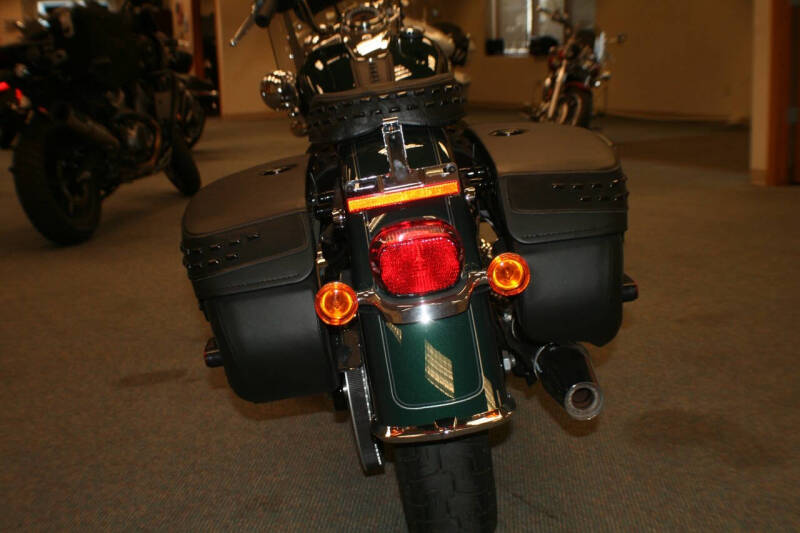 2024 Harley-Davidson FLHCS HERITAGE CLASSIC 114