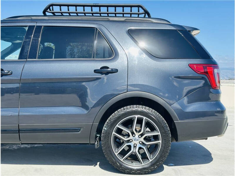 2017 Ford Explorer Sport