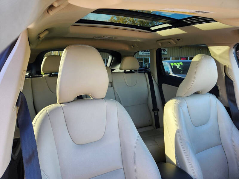 2016 Volvo XC60 T5 Drive-E Premier