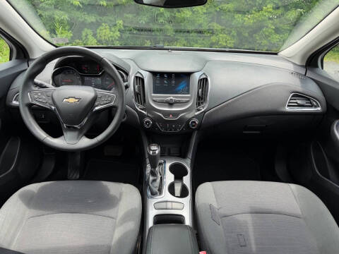 2017 Chevrolet Cruze LT Auto