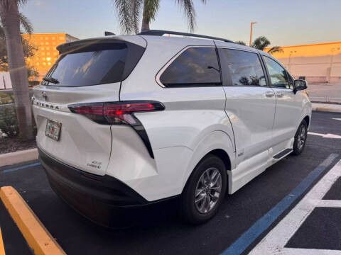 2022 Toyota Sienna XLE 7-Passenger