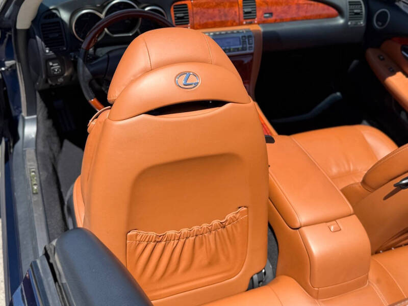 2005 Lexus SC 430