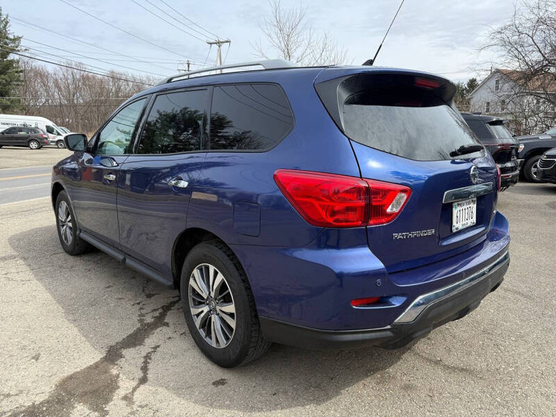 2020 Nissan Pathfinder S