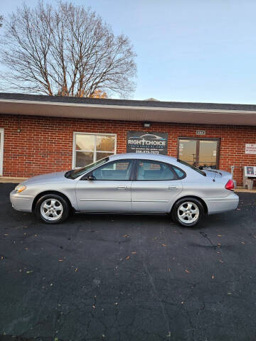 2005 Ford Taurus SE