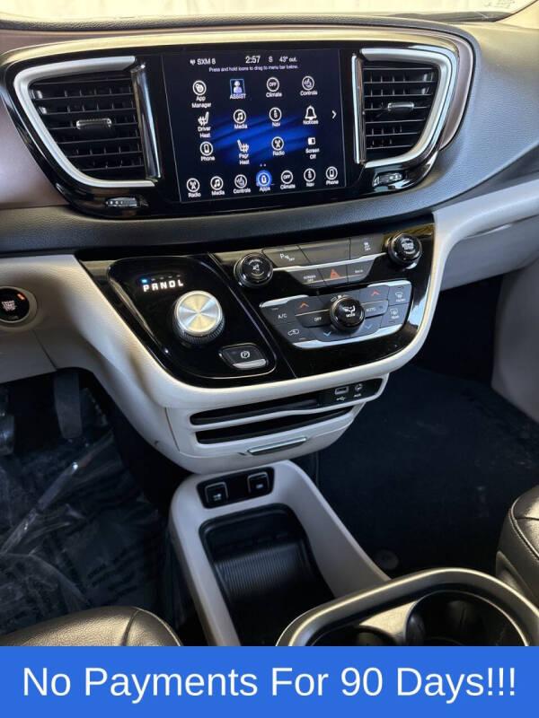 2017 Chrysler Pacifica Touring-L