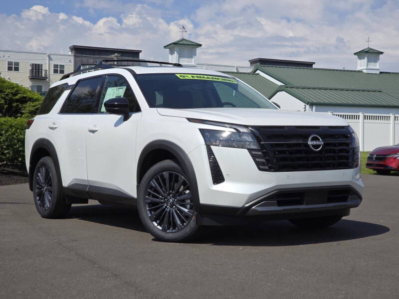 2026 Nissan Pathfinder SL