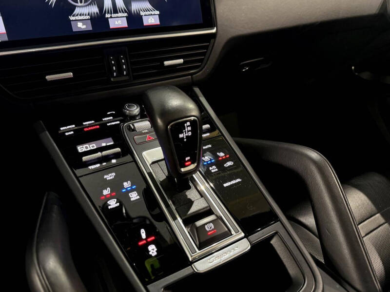 2020 Porsche Cayenne E-Hybrid