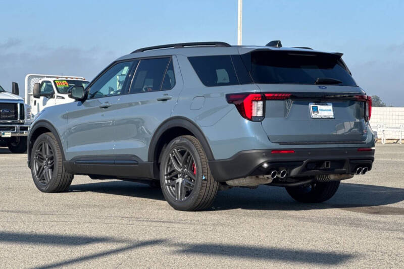 2025 Ford Explorer ST