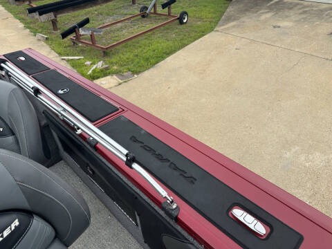 2020 Tracker Targa V19