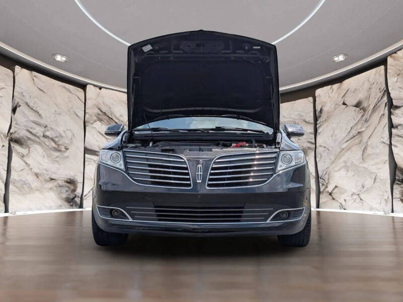 2019 Lincoln MKT Reserve