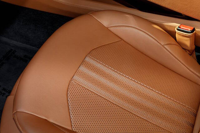 2025 Aston Martin DBX 707