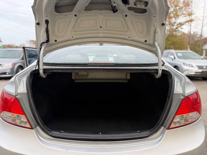 2012 Hyundai Accent GLS