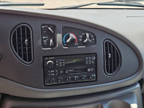 2003 Ford E-Series E-350 SD XLT