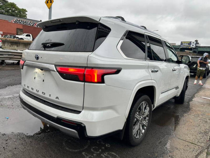 2024 Toyota Sequoia Platinum