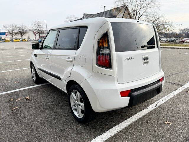 2011 Kia Soul +