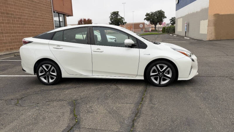 2018 Toyota Prius Four Touring