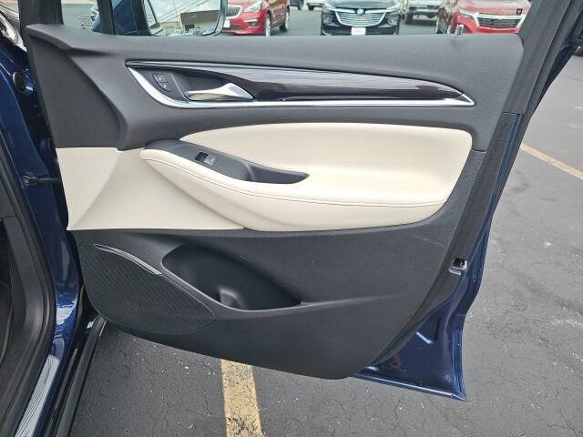 2022 Buick Enclave Essence