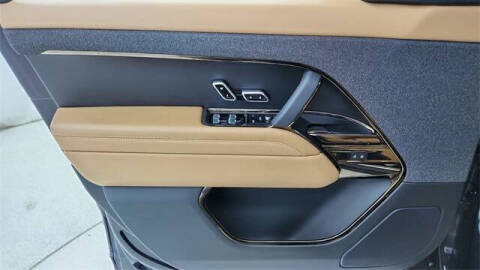 2024 Land Rover Range Rover Sport P360 SE