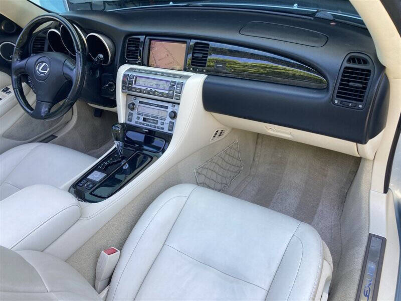 2004 Lexus SC 430