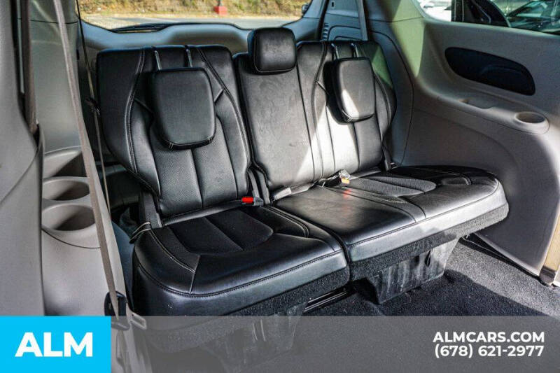 2024 Chrysler Pacifica Plug-In Hybrid Select