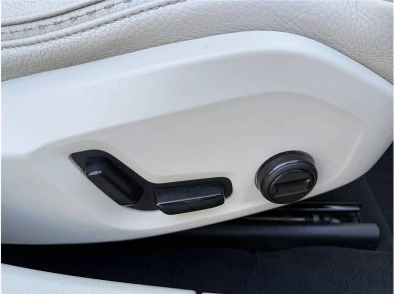 2020 Volvo V90 Cross Country T6