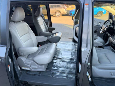 2017 Toyota Sienna XLE Premium 7-Passenger