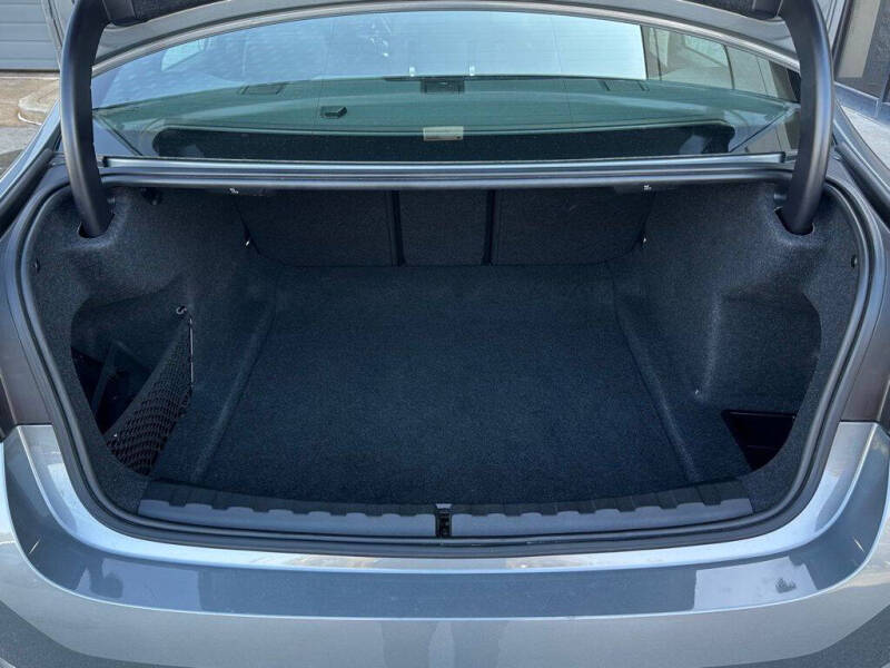 2023 BMW 3 Series 330i