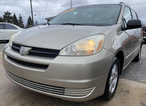 2005 Toyota Sienna for sale at Americars in Mishawaka IN