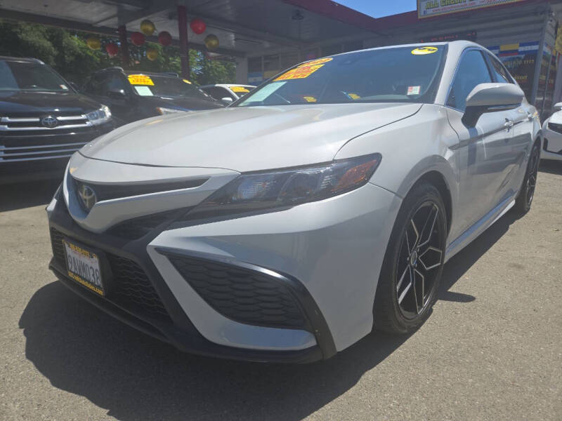 2022 Toyota Camry SE