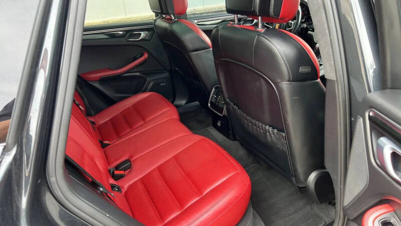 2018 Porsche Macan Turbo