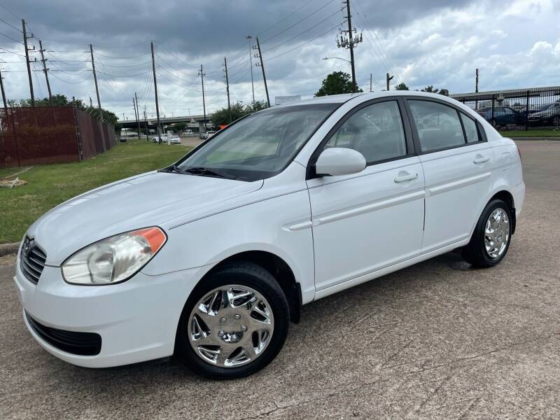 2008 Hyundai Accent for sale at TWIN CITY MOTORS in Houston TX