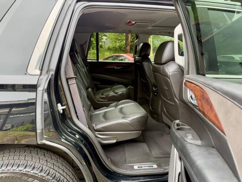 2016 Cadillac Escalade Luxury Collection