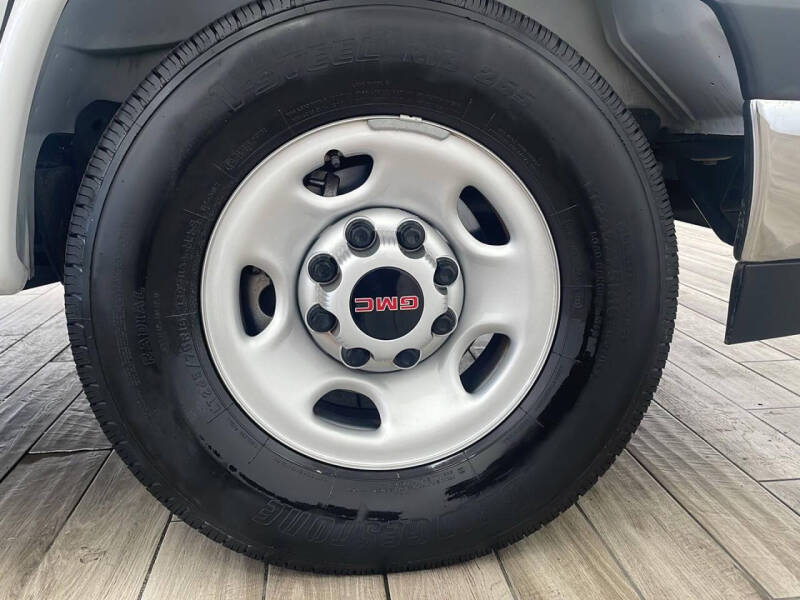 2024 GMC Savana 2500