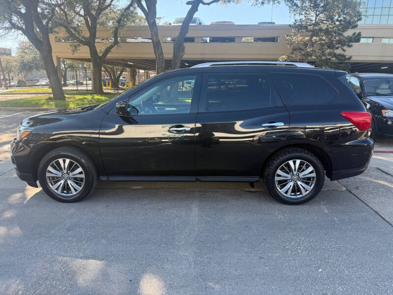 2019 Nissan Pathfinder SL