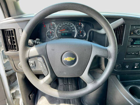 2025 Chevrolet Express 2500